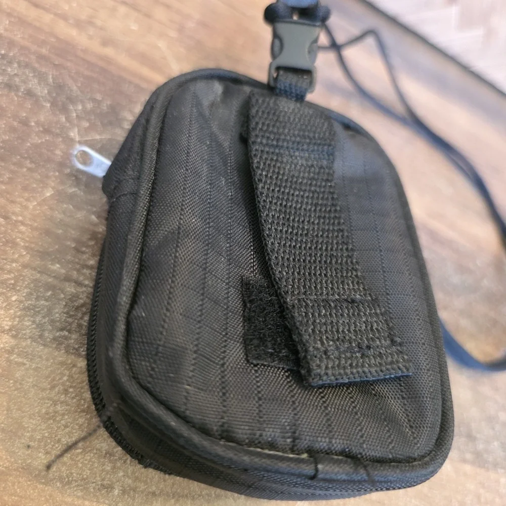 Samsonite Camera Bag Black Small Case Adjustable Removeable Strap Zipper Pockets
